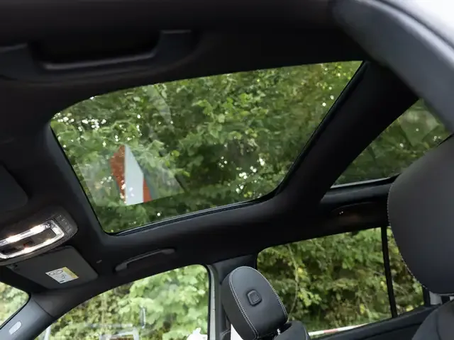 Mercedes-Benz GLB 220