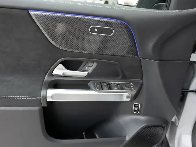 Mercedes-Benz GLB 220