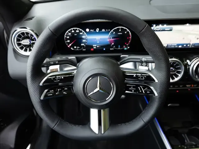 Mercedes-Benz GLB 220