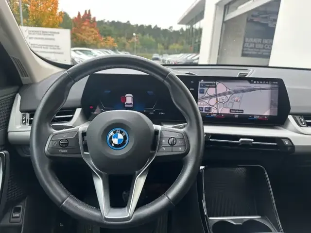 BMW iX1