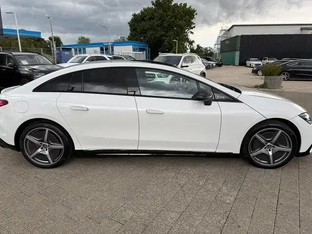 Mercedes-Benz EQE 350