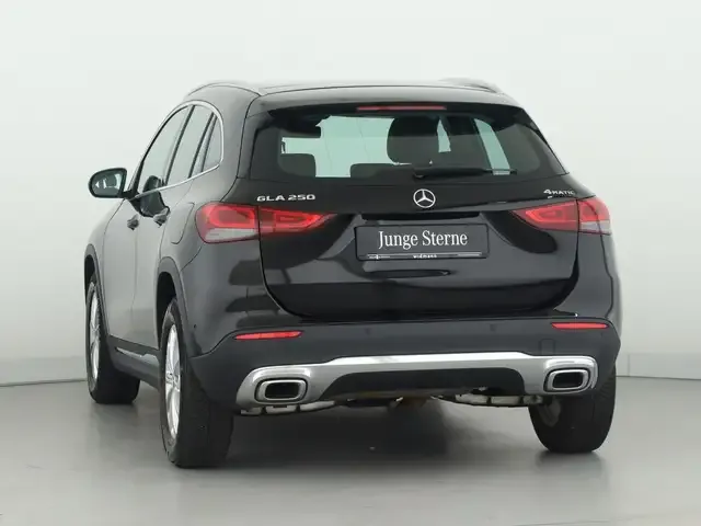 Mercedes-Benz GLA 250