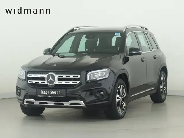 Mercedes-Benz GLB 220