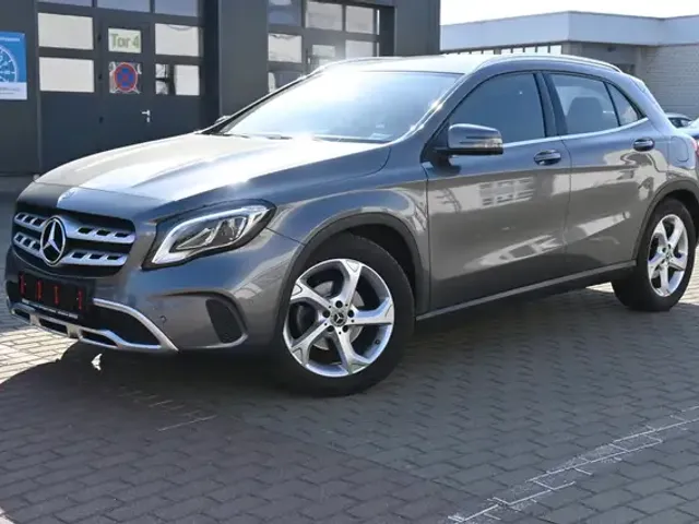 Mercedes-Benz GLA 180
