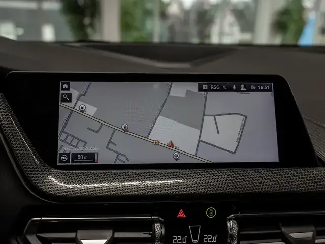 BMW 235