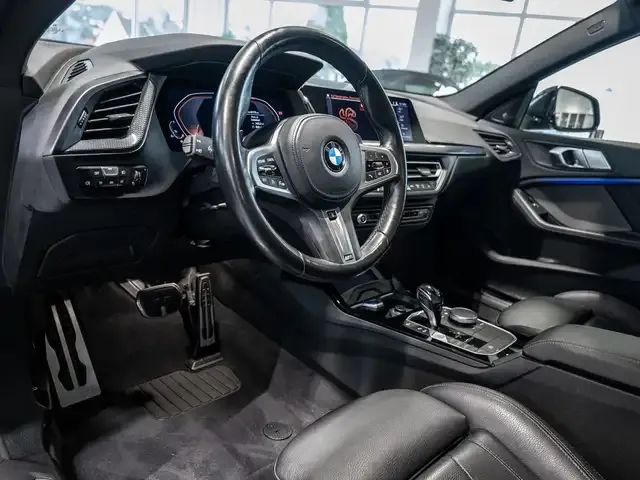 BMW 235