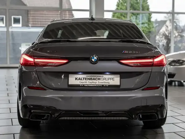 BMW 235