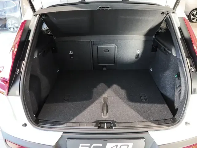 Volvo EX40