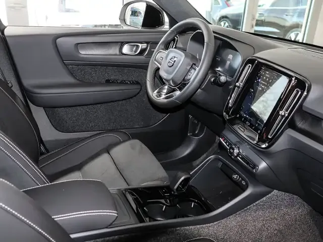 Volvo EX40