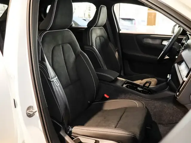 Volvo EX40