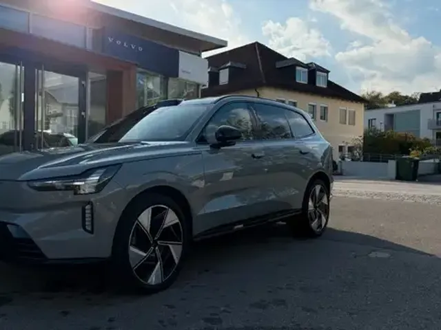 Volvo EX90