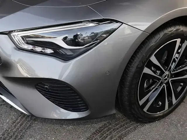 Mercedes-Benz CLA 180