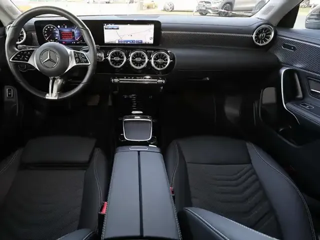 Mercedes-Benz CLA 180