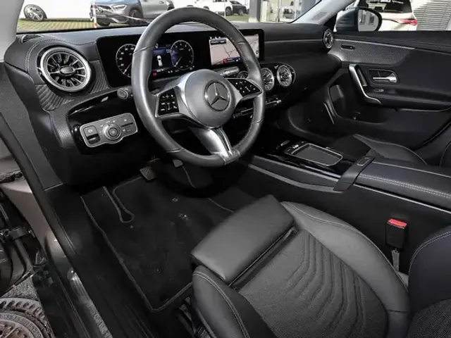 Mercedes-Benz CLA 180