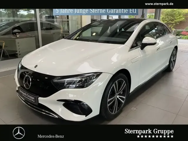 Mercedes-Benz EQE 300