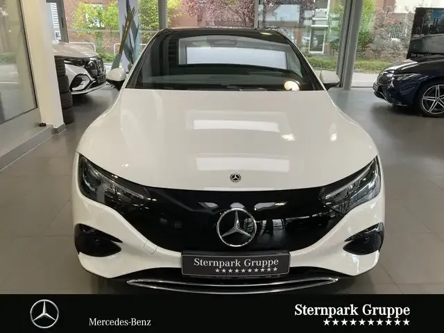Mercedes-Benz EQE 300