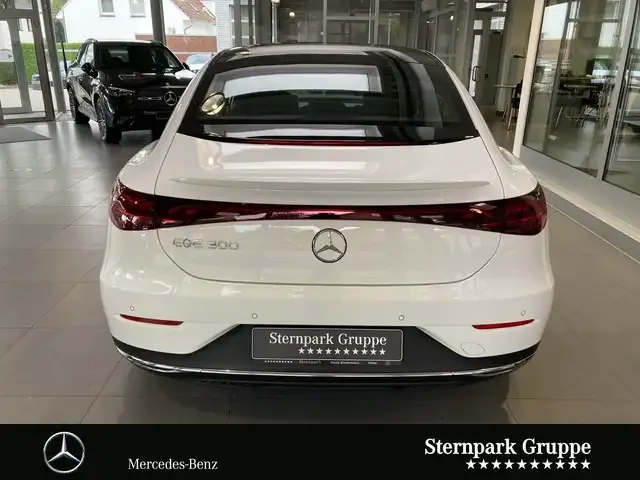 Mercedes-Benz EQE 300
