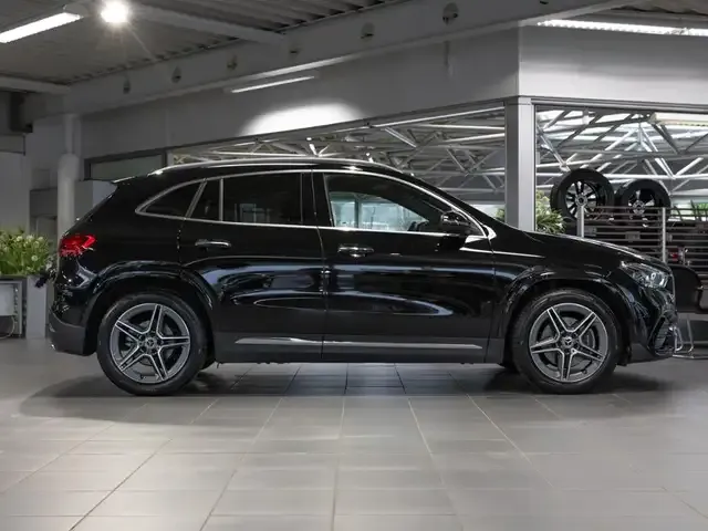 Mercedes-Benz GLA 200