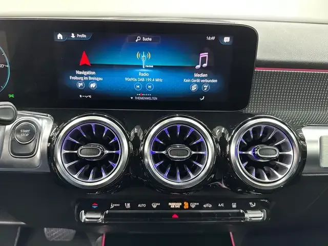 Mercedes-Benz EQB 300