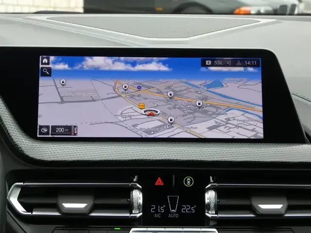 BMW 220