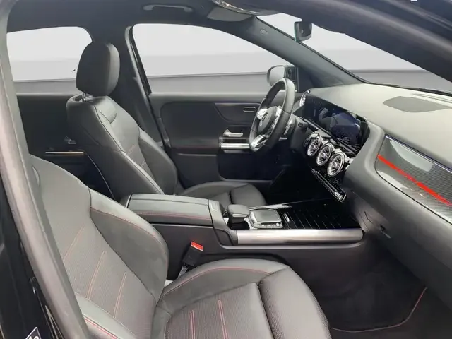 Mercedes-Benz GLA 220