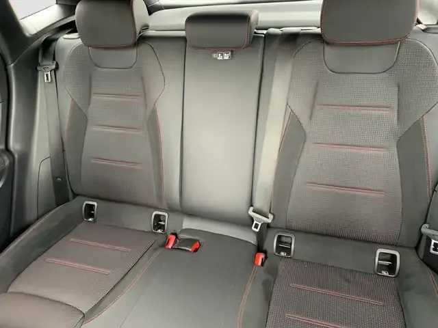 Mercedes-Benz GLA 220
