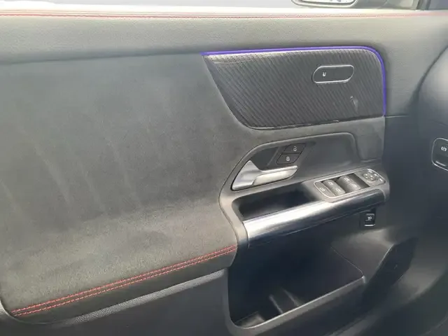 Mercedes-Benz GLA 220