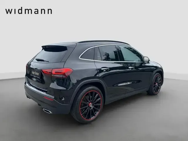 Mercedes-Benz GLA 220