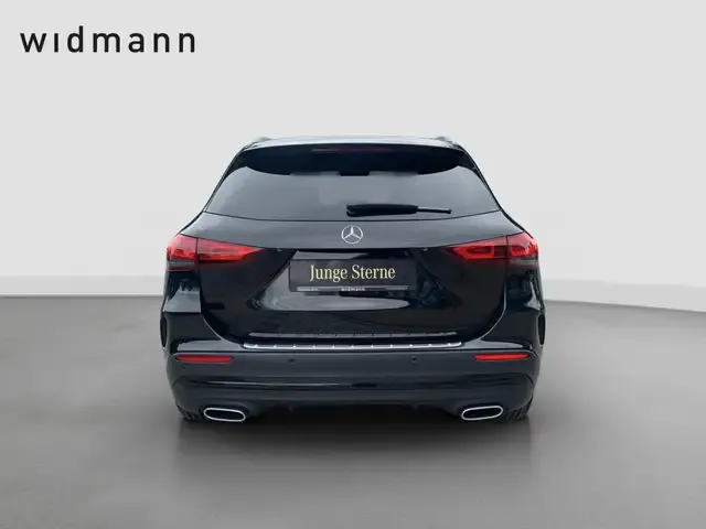 Mercedes-Benz GLA 220