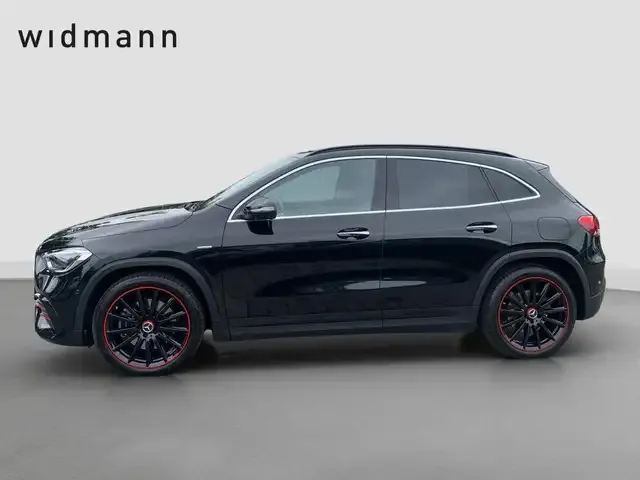 Mercedes-Benz GLA 220