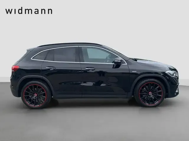 Mercedes-Benz GLA 220