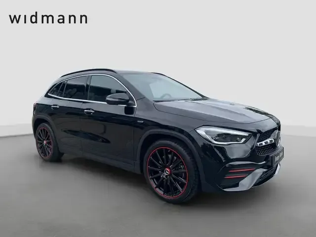 Mercedes-Benz GLA 220