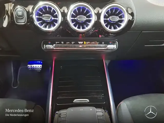 Mercedes-Benz EQA 300