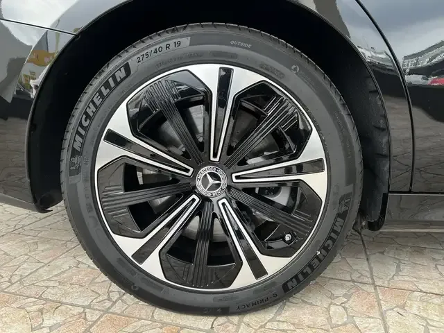 Mercedes-Benz E 400