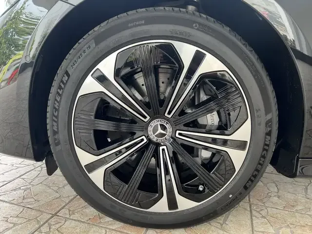 Mercedes-Benz E 400