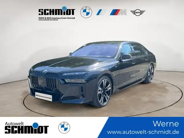 BMW i7