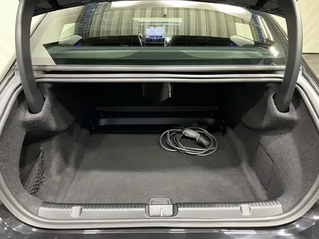 Mercedes-Benz EQE 300