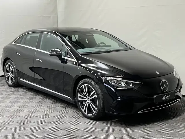 Mercedes-Benz EQE 300