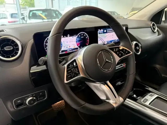 Mercedes-Benz GLA 180