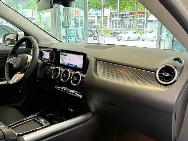 Mercedes-Benz GLA 180