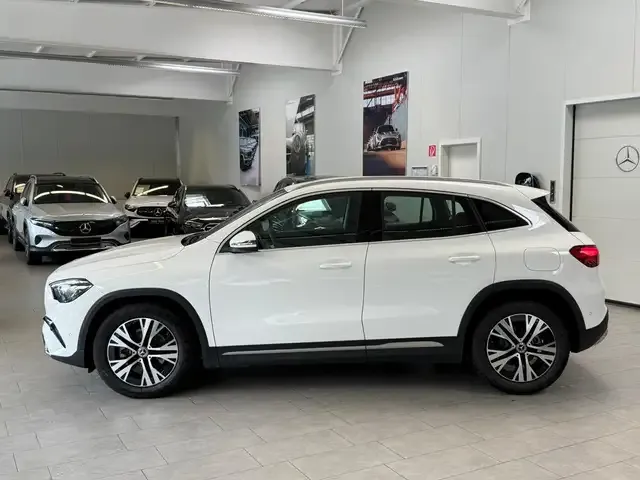 Mercedes-Benz GLA 180