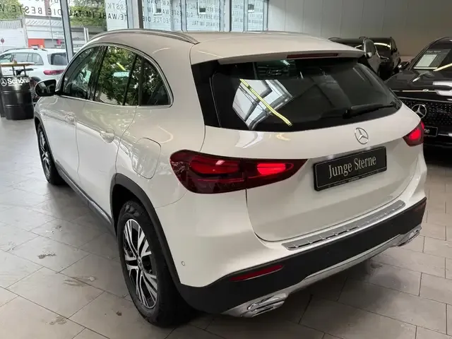 Mercedes-Benz GLA 180