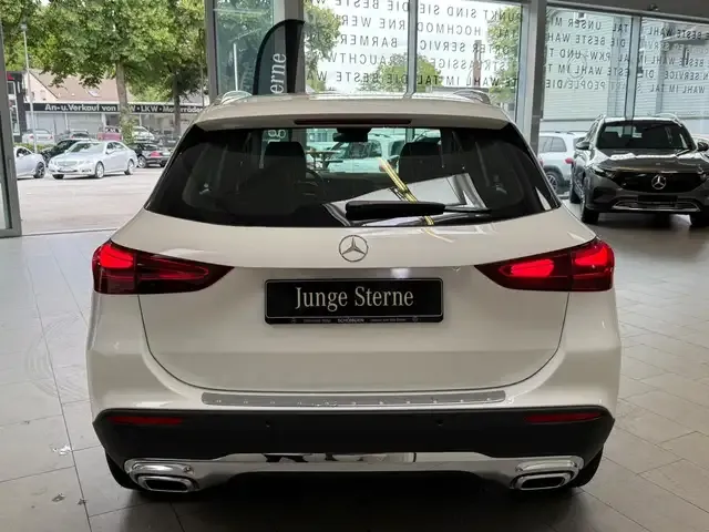 Mercedes-Benz GLA 180