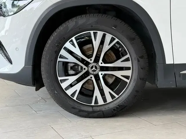 Mercedes-Benz GLA 180