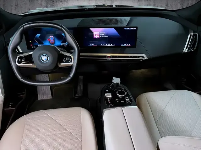 BMW iX