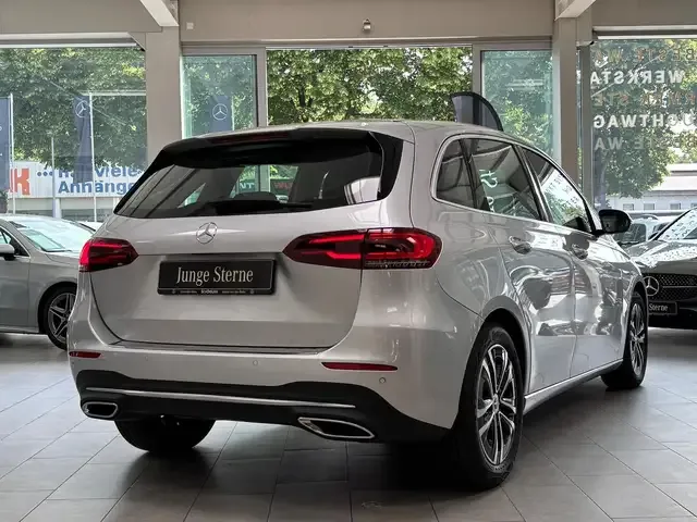 Mercedes-Benz B 200