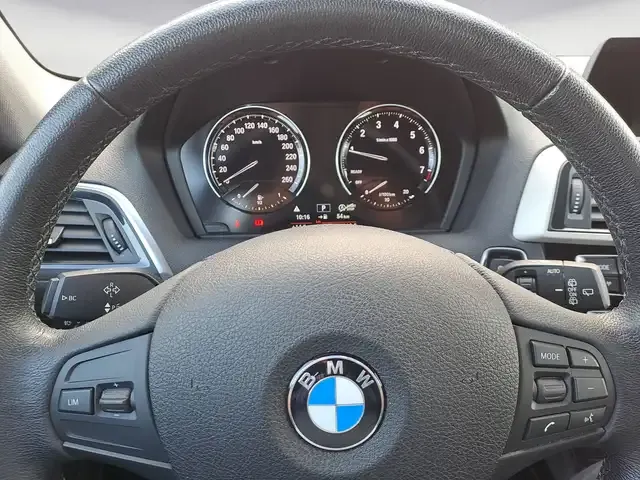 BMW 118