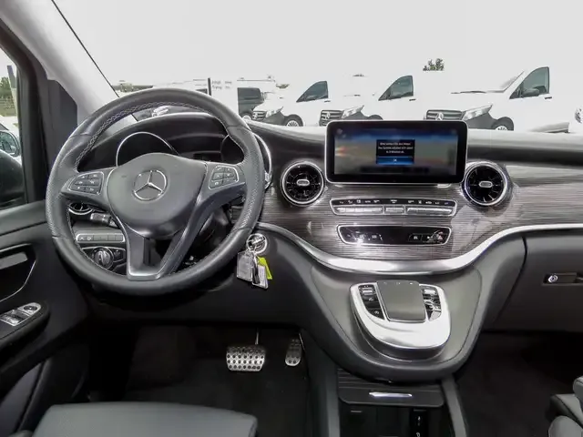 Mercedes-Benz V 250