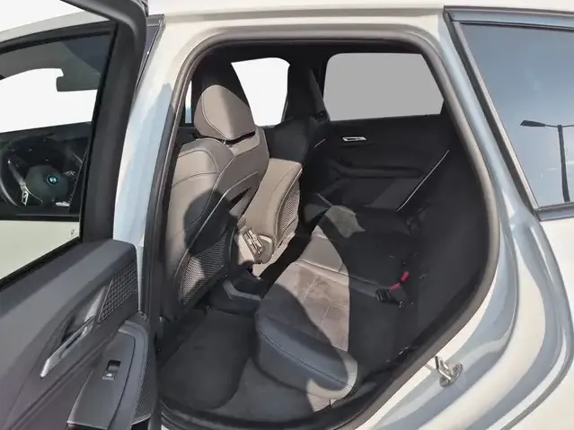 BMW 225