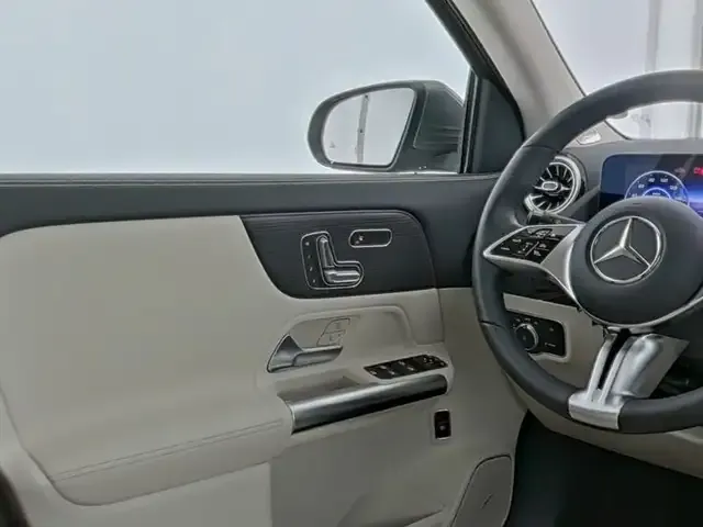 Mercedes-Benz EQA 300